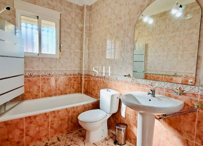 2 slaapkamer Villa te koop in Playa Flamenca met zwembad - € 219.000 (Ref: 9521675)