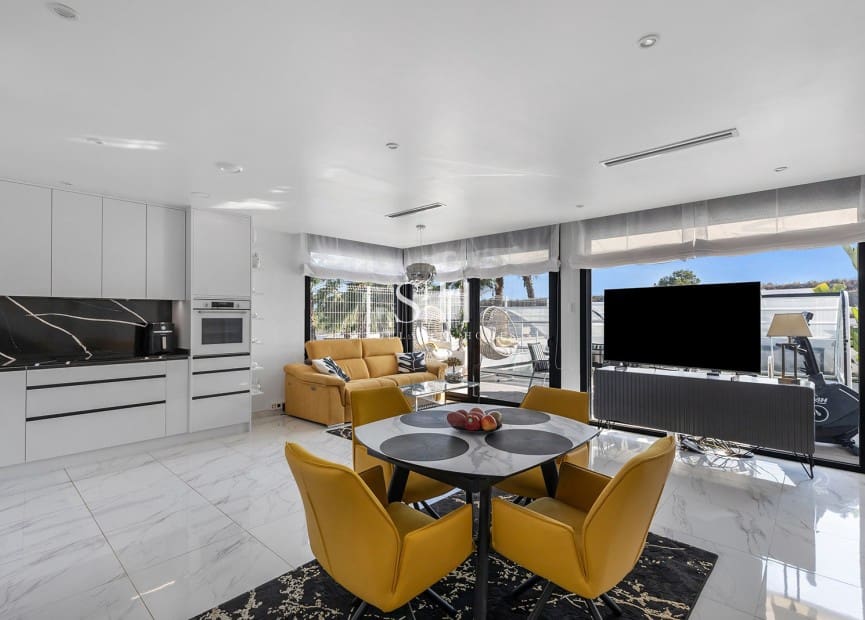 3 sypialnia Willa na sprzedaż w San Miguel de Salinas z basenem - 498 000 € (Ref: 9534873)