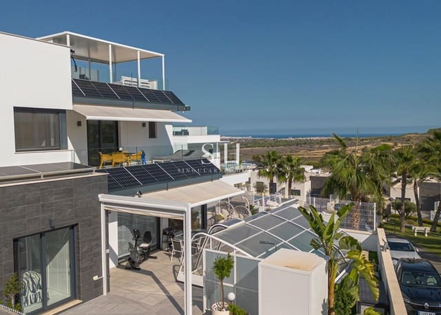 3 makuuhuone Huvila myytävänä paikassa San Miguel de Salinas mukana uima-altaan - 498 000 € (Ref: 9534873)