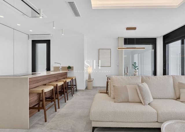 Chalet de 3 habitaciones en Aguas Nuevas, Torrevieja en venta con piscina - 550.000 € (Ref: 9552692)