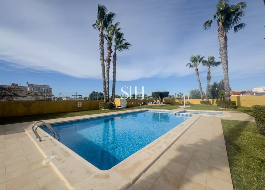 2 soveværelse Byhus til salg i La Regia med swimmingpool garage - € 219.900 (Ref: 9572195)