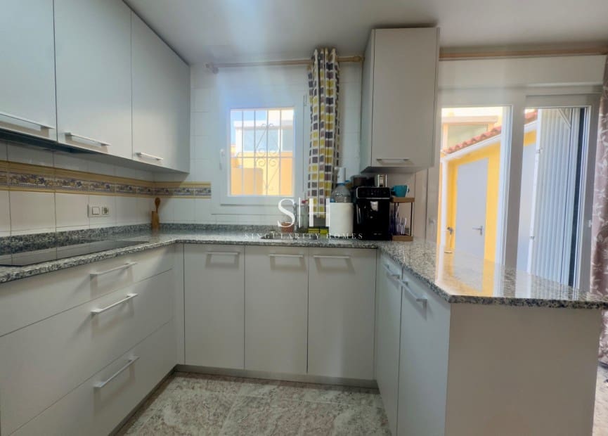 2 soveværelse Byhus til salg i La Regia med swimmingpool garage - € 219.900 (Ref: 9572195)