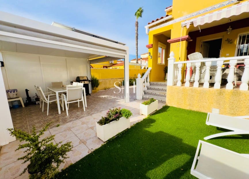 2 soveværelse Byhus til salg i La Regia med swimmingpool garage - € 219.900 (Ref: 9572195)