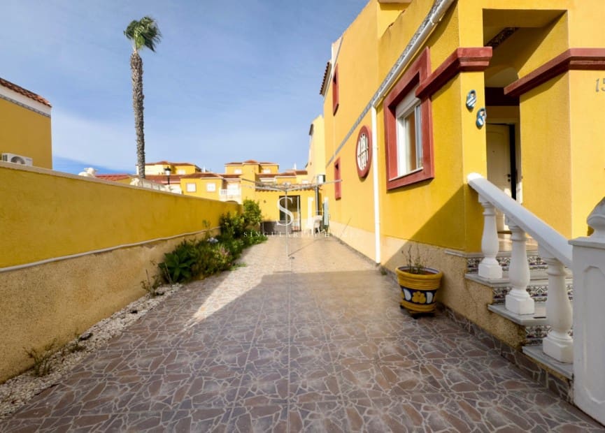 2 soveværelse Byhus til salg i La Regia med swimmingpool garage - € 219.900 (Ref: 9572195)