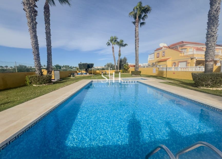 2 soveværelse Byhus til salg i La Regia med swimmingpool garage - € 219.900 (Ref: 9572195)