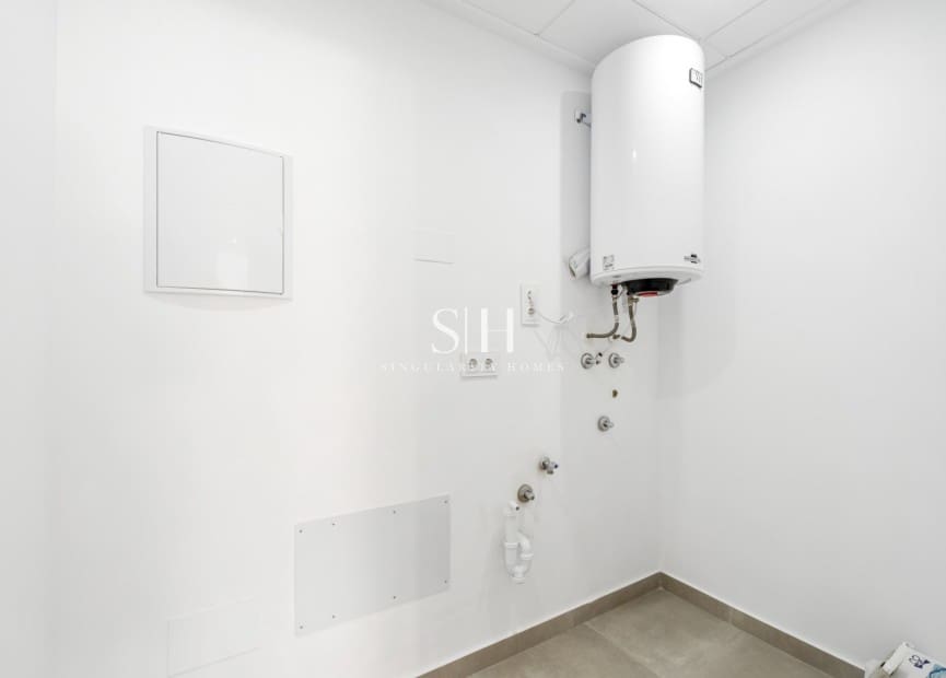 3 soveværelse Semi-Rækkehus til salg i Daya Nueva med swimmingpool - € 380.000 (Ref: 9603268)