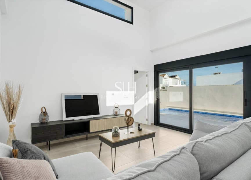 3 soveværelse Semi-Rækkehus til salg i Daya Nueva med swimmingpool - € 380.000 (Ref: 9603268)