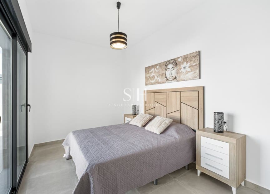3 soveværelse Semi-Rækkehus til salg i Daya Nueva med swimmingpool - € 380.000 (Ref: 9603268)