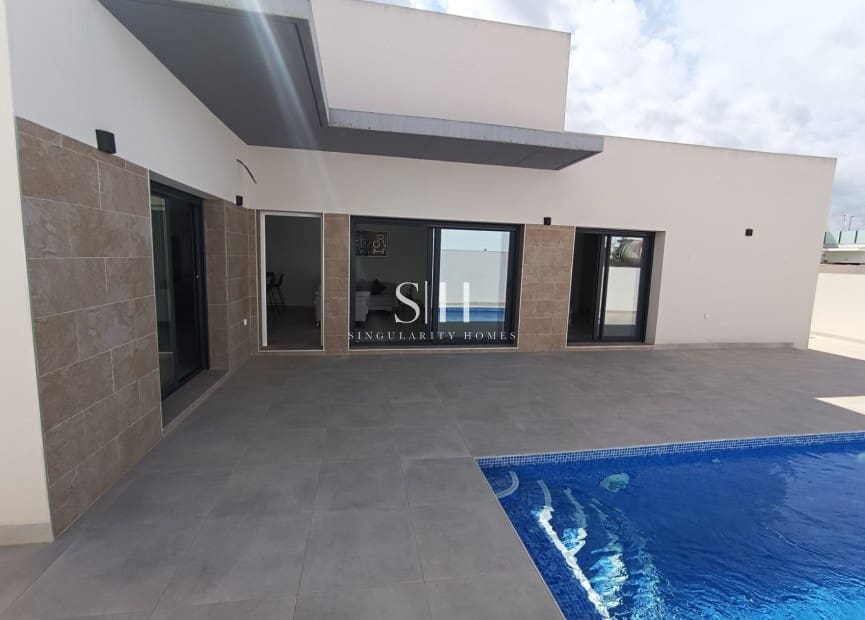 3 soveværelse Semi-Rækkehus til salg i Daya Nueva med swimmingpool - € 380.000 (Ref: 9603268)