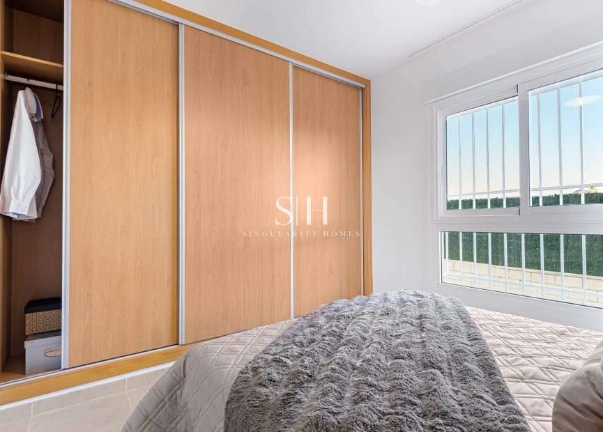Apartamento de 2 habitaciones en Orihuela Costa en venta con piscina garaje - 202.500 € (Ref: 9606507)