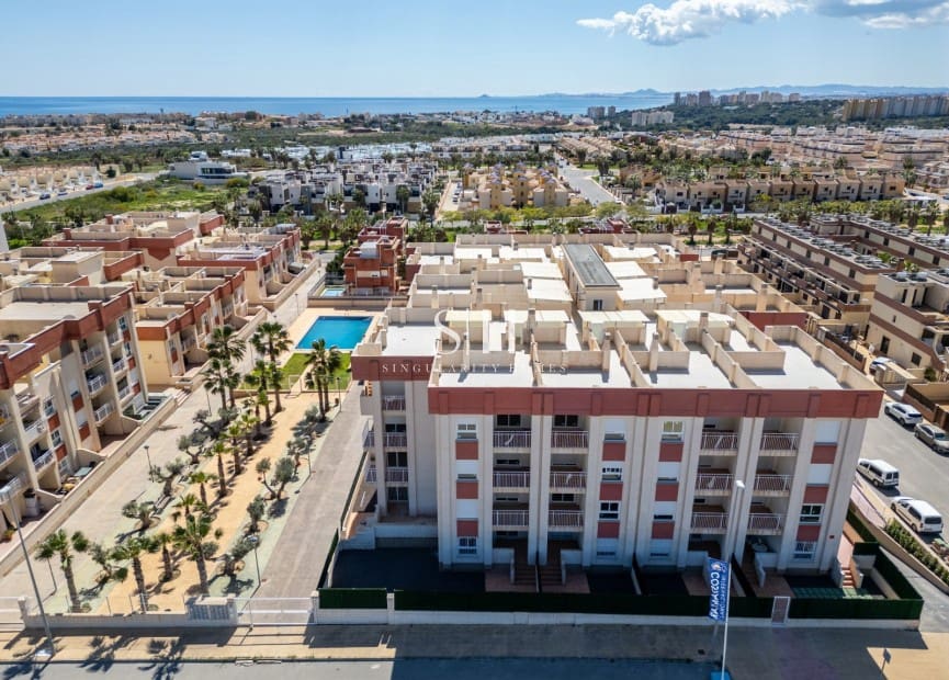 Apartamento de 2 habitaciones en Orihuela Costa en venta con piscina garaje - 202.500 € (Ref: 9606507)