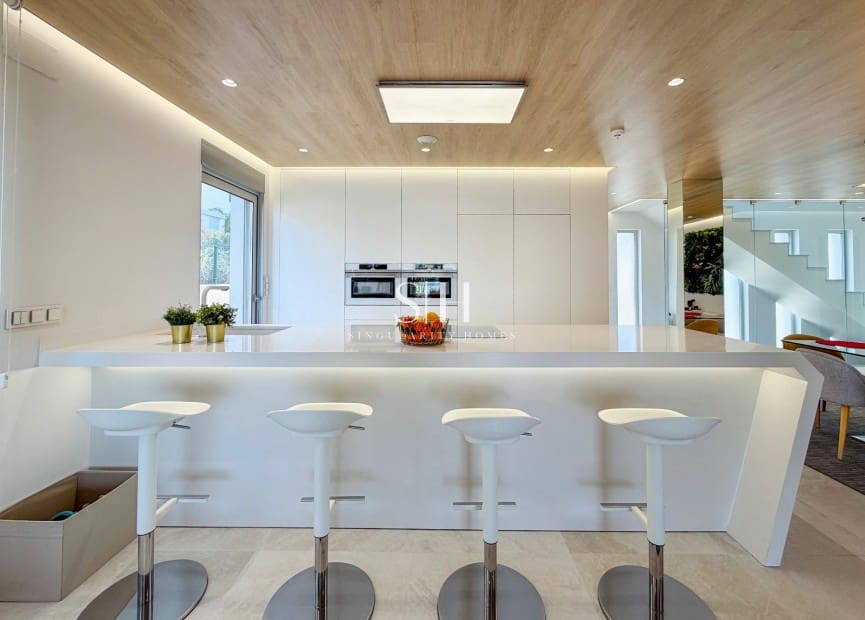 4 Zimmer Villa zu verkaufen in Campoamor mit Pool Garage - 1.890.000 € (Ref: 9613915)