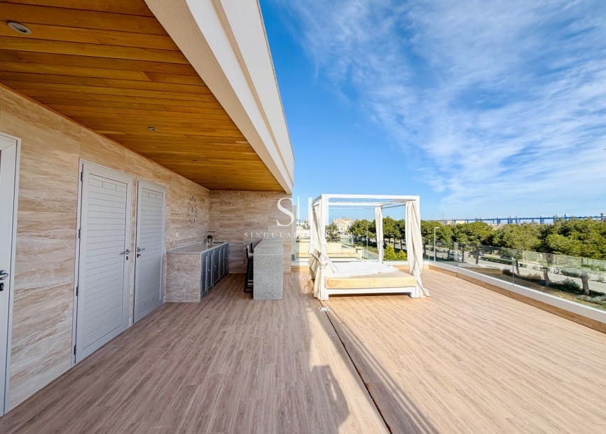 4 Zimmer Villa zu verkaufen in Campoamor mit Pool Garage - 1.890.000 € (Ref: 9613915)