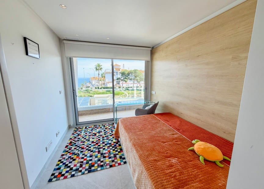 4 Zimmer Villa zu verkaufen in Campoamor mit Pool Garage - 1.890.000 € (Ref: 9613915)