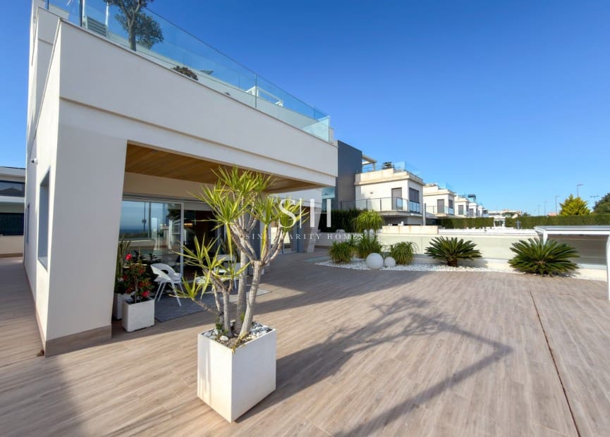 4 Zimmer Villa zu verkaufen in Campoamor mit Pool Garage - 1.890.000 € (Ref: 9613915)