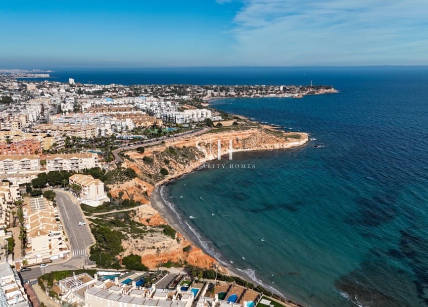 4 Zimmer Villa zu verkaufen in Campoamor mit Pool Garage - 1.890.000 € (Ref: 9613915)