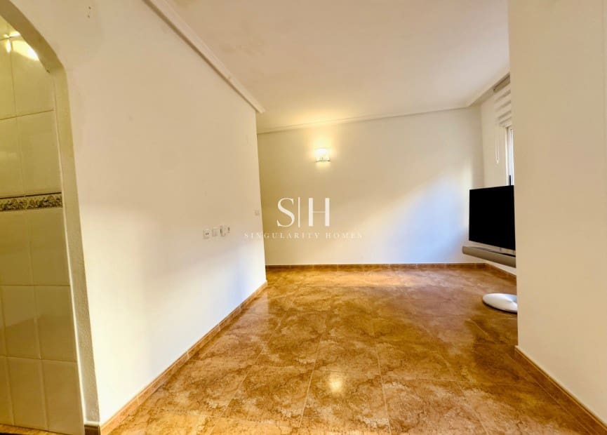 2 quarto Apartamento para venda em Torrevieja com piscina - 132 000 € (Ref: 9614138)