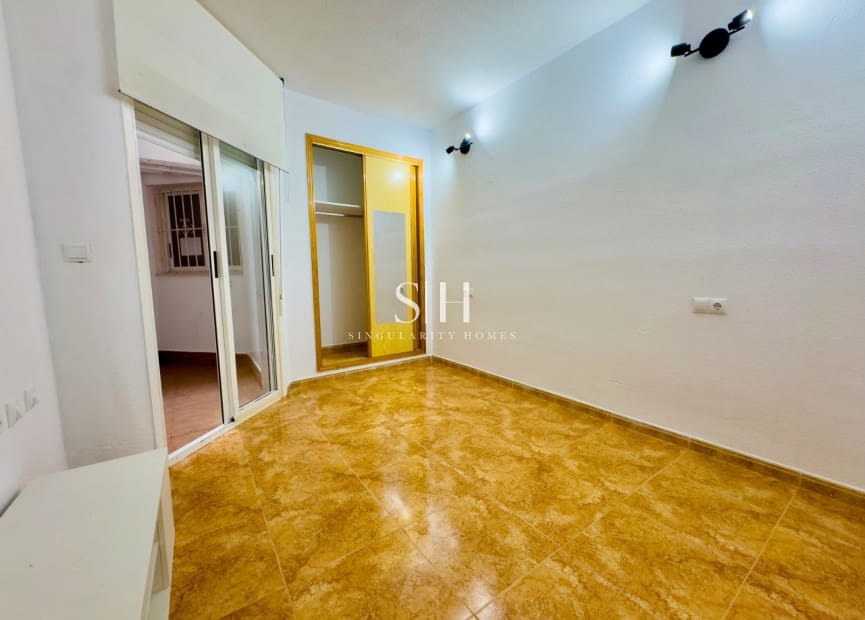 2 quarto Apartamento para venda em Torrevieja com piscina - 132 000 € (Ref: 9614138)