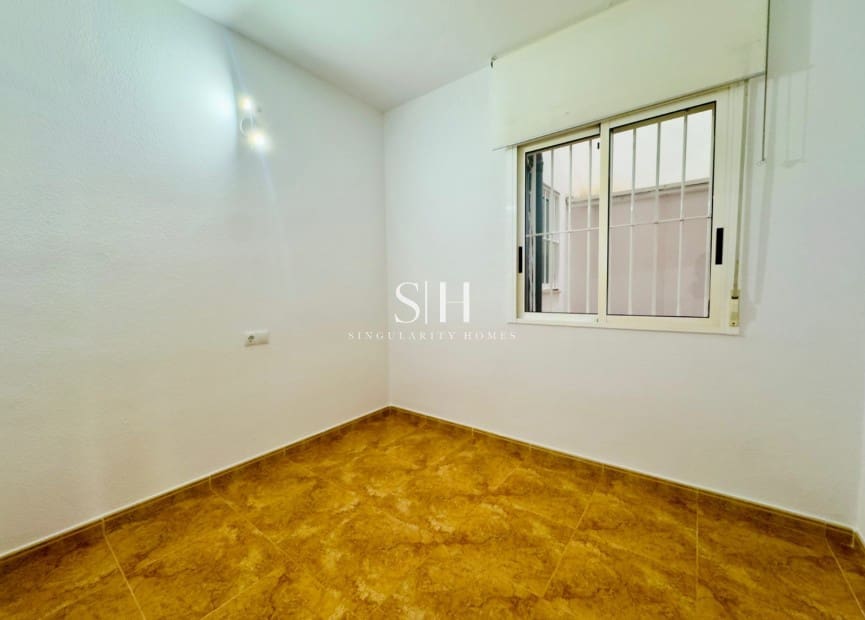 2 quarto Apartamento para venda em Torrevieja com piscina - 132 000 € (Ref: 9614138)