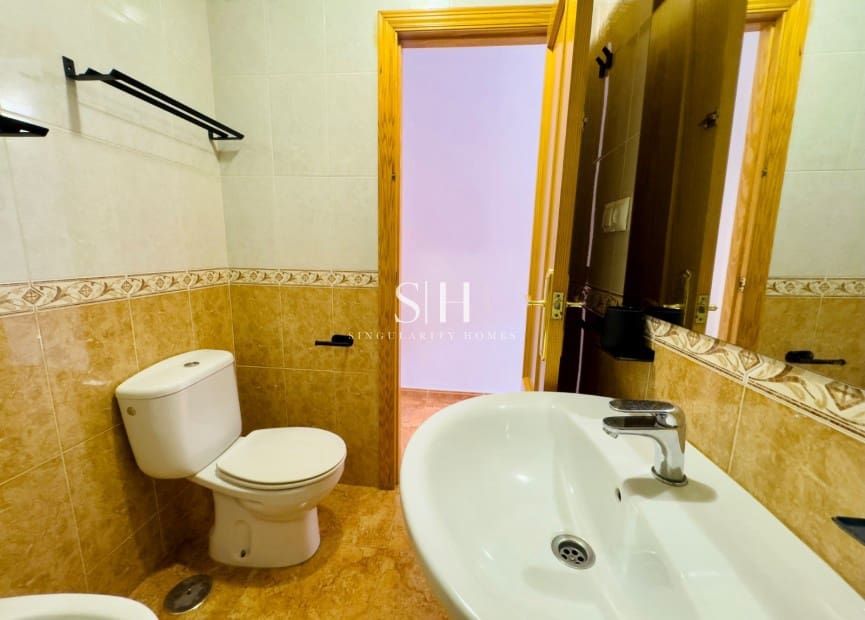 2 quarto Apartamento para venda em Torrevieja com piscina - 132 000 € (Ref: 9614138)