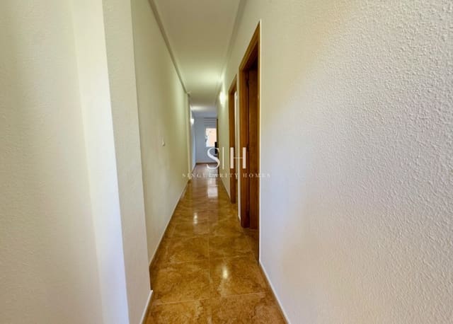 Apartamento de 2 habitaciones en Puerto Deportivo, Torrevieja en venta con piscina - 132.000 € (Ref: 9614138)