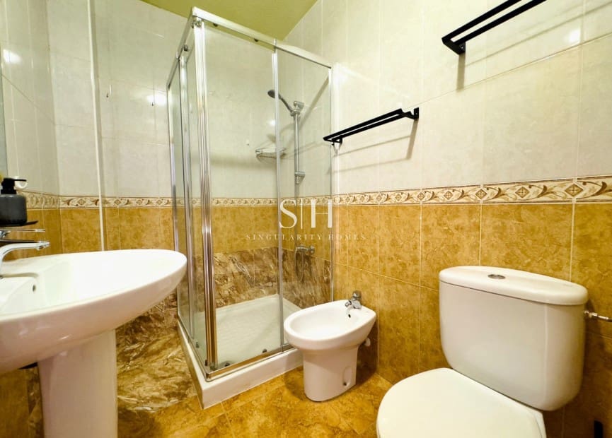 2 quarto Apartamento para venda em Torrevieja com piscina - 132 000 € (Ref: 9614138)