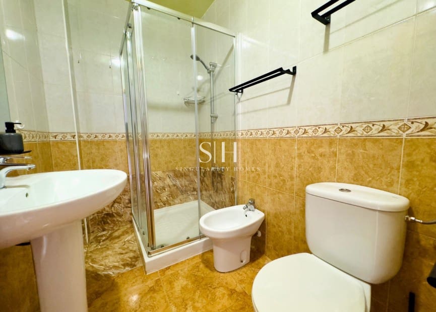 2 quarto Apartamento para venda em Torrevieja com piscina - 132 000 € (Ref: 9614138)