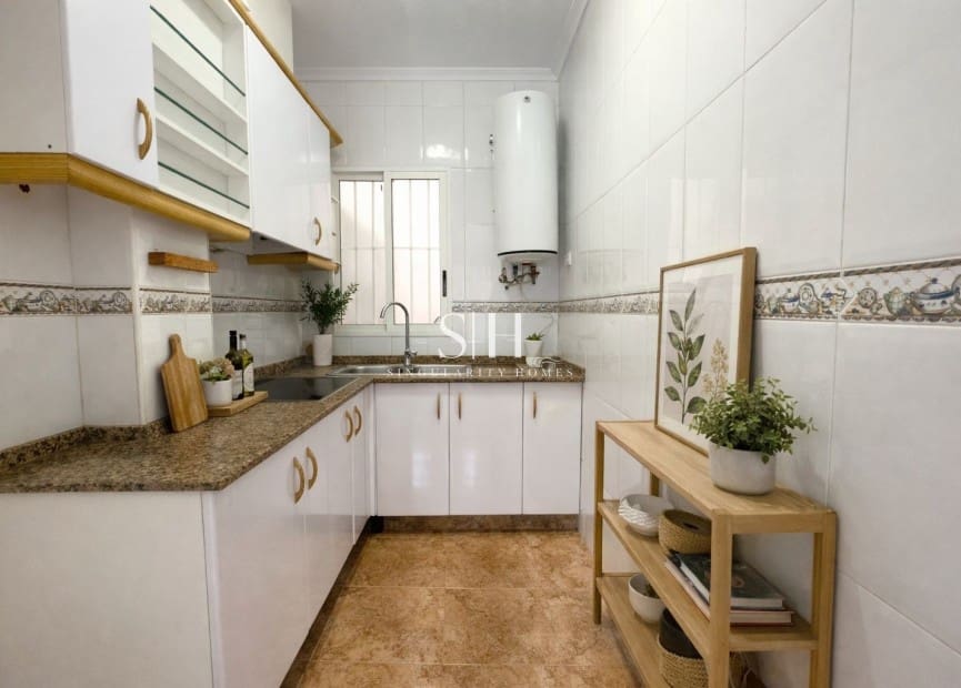 2 chambre Appartement à vendre à Torrevieja avec piscine garage - 132 000 € (Ref: 9614138)