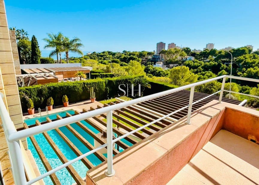 4 bedroom Villa for sale in Campoamor with pool garage - € 1,300,000 (Ref: 9617899)