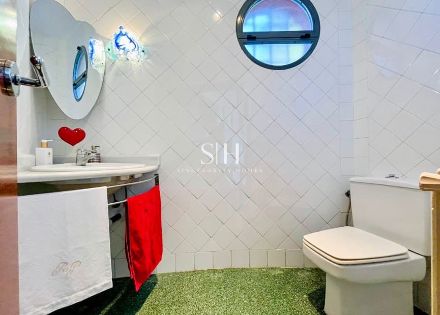 4 bedroom Villa for sale in Campoamor with pool garage - € 1,300,000 (Ref: 9617899)