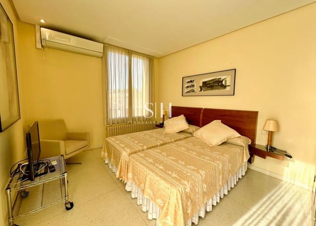 4 bedroom Villa for sale in Dehesa de Campoamor, Orihuela with pool garage - € 1,300,000 (Ref: 9617899)