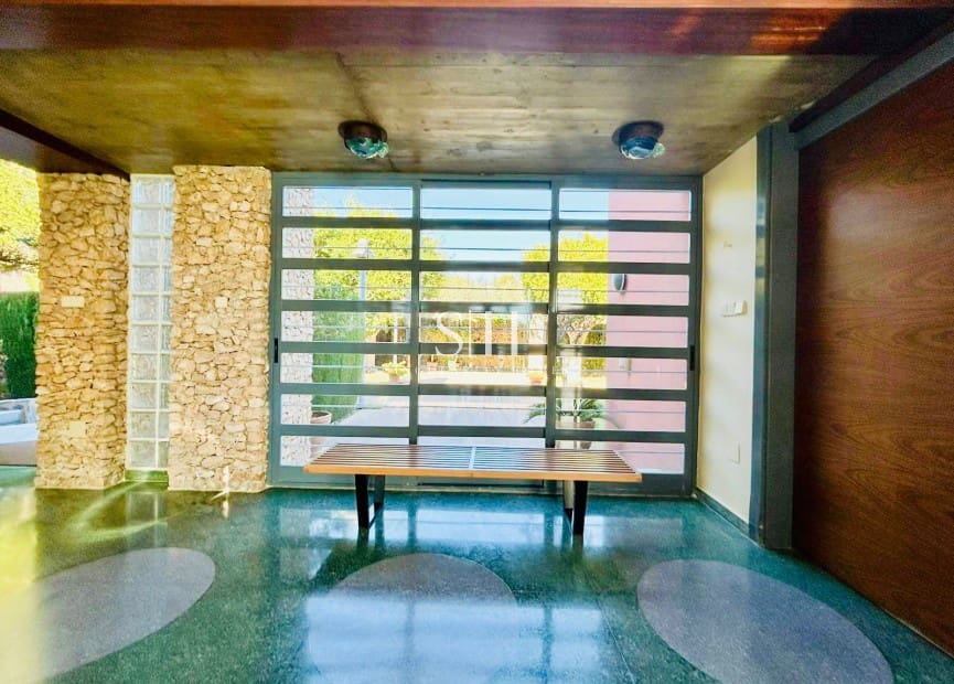 4 bedroom Villa for sale in Campoamor with pool garage - € 1,300,000 (Ref: 9617899)