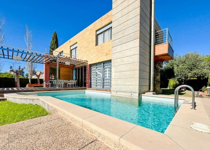 4 bedroom Villa for sale in Campoamor with pool garage - € 1,300,000 (Ref: 9617899)