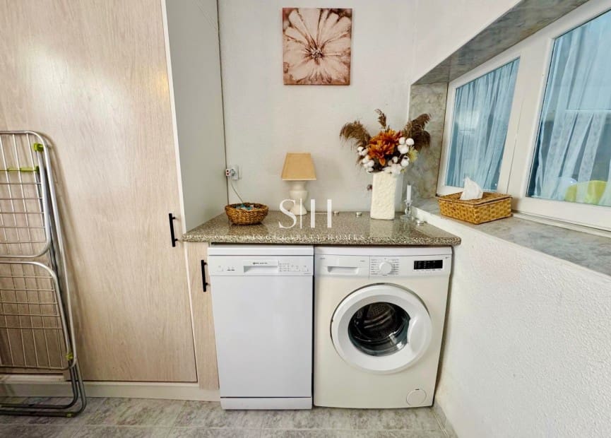 3 makuuhuone Huvila myytävänä paikassa Torrevieja mukana uima-altaan - 249 900 € (Ref: 9618164)