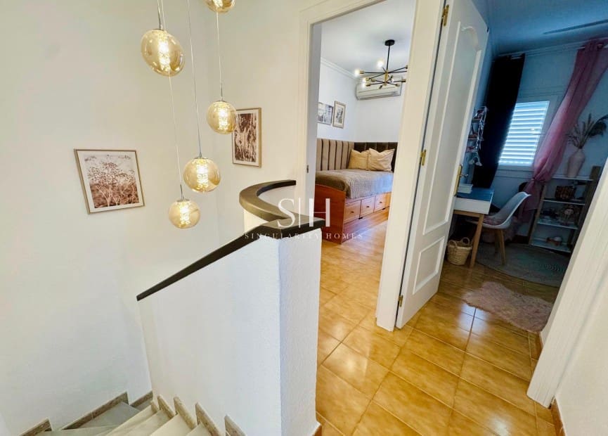 3 makuuhuone Huvila myytävänä paikassa Torrevieja mukana uima-altaan - 249 900 € (Ref: 9618164)