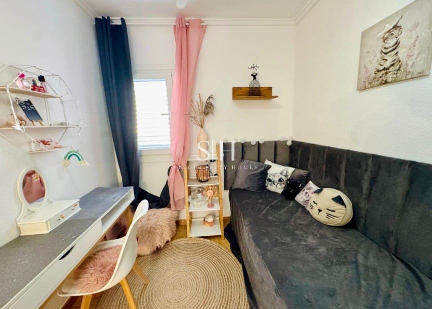 3 makuuhuone Huvila myytävänä paikassa Torrevieja mukana uima-altaan - 249 900 € (Ref: 9618164)