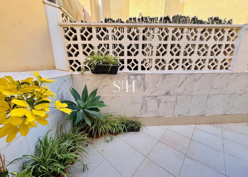 3 makuuhuone Huvila myytävänä paikassa Torrevieja mukana uima-altaan - 249 900 € (Ref: 9618164)