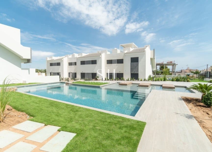 2 sovrum Bungalow till salu i Los Balcones med pool garage - 340 000 € (Ref: 9631525)