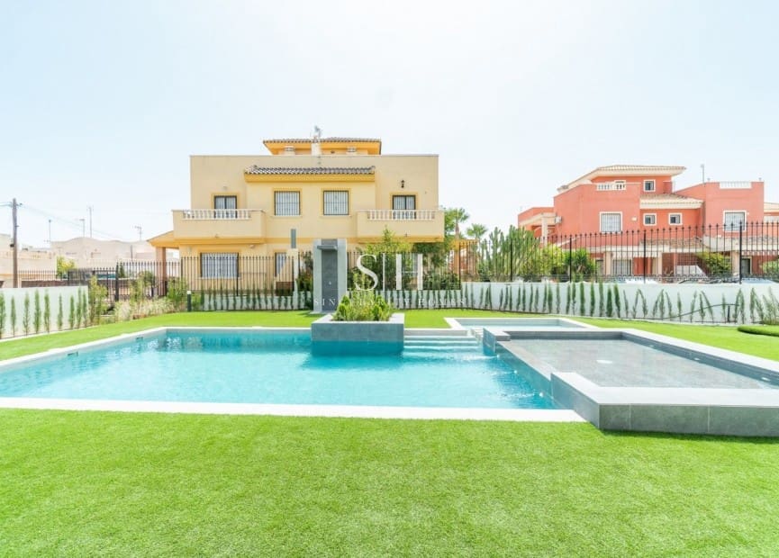 2 sovrum Bungalow till salu i Los Balcones med pool garage - 340 000 € (Ref: 9631525)