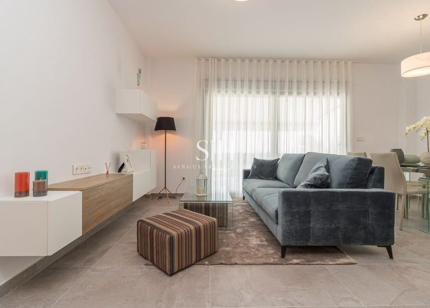 2 sovrum Bungalow till salu i Los Balcones med pool garage - 340 000 € (Ref: 9631525)