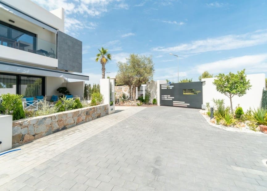 2 sovrum Bungalow till salu i Los Balcones med pool garage - 340 000 € (Ref: 9631525)