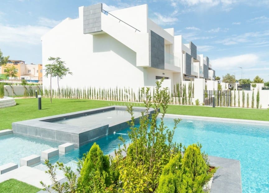 2 sovrum Bungalow till salu i Los Balcones med pool garage - 340 000 € (Ref: 9631525)