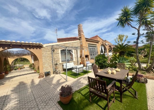 3 bedroom Villa for sale in Aguas Nuevas, Torrevieja - € 730,000 (Ref: 9650557)