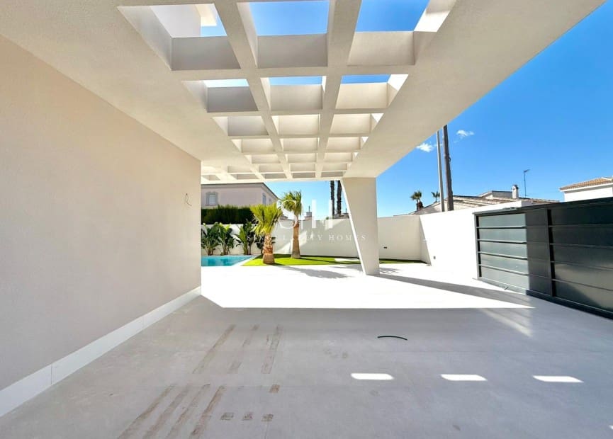 3 sypialnia Willa na sprzedaż w Ciudad Quesada z basenem - 879 000 € (Ref: 9656840)