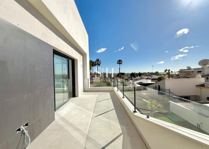 3 sypialnia Willa na sprzedaż w Ciudad Quesada z basenem - 879 000 € (Ref: 9656840)