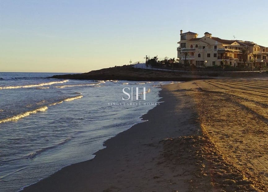 2 sypialnia Bungalow na sprzedaż w Los Balcones z basenem garażem - 272 000 € (Ref: 9665236)