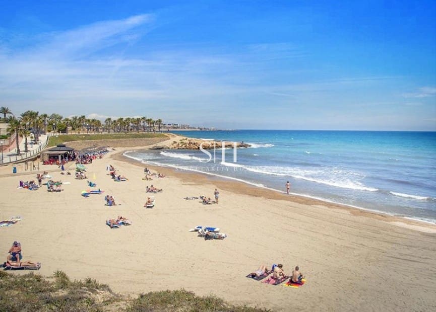 2 sypialnia Bungalow na sprzedaż w Los Balcones z basenem garażem - 272 000 € (Ref: 9665236)