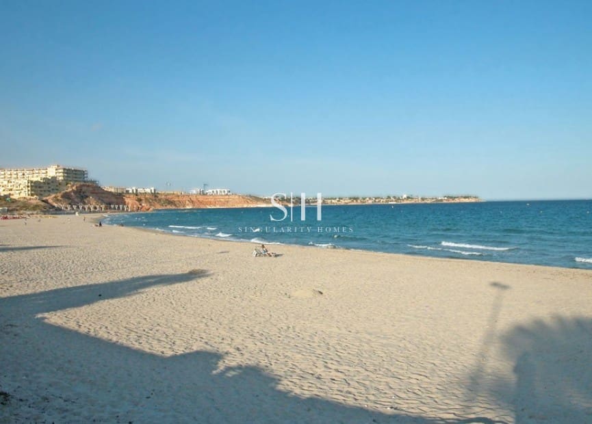 2 sypialnia Bungalow na sprzedaż w Los Balcones z basenem garażem - 272 000 € (Ref: 9665236)