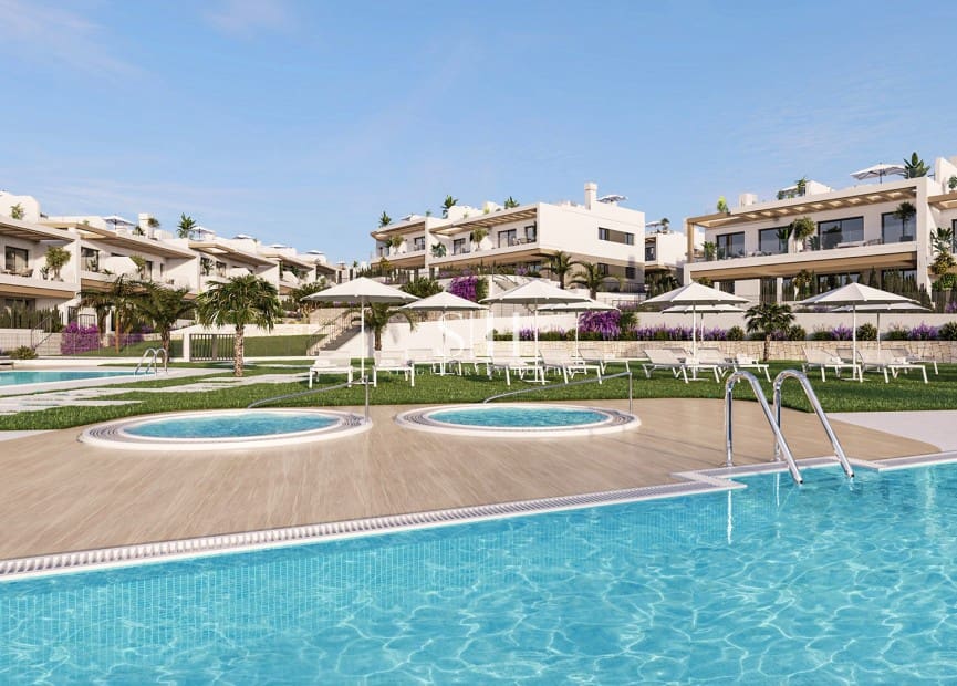 2 sypialnia Bungalow na sprzedaż w Los Balcones z basenem garażem - 272 000 € (Ref: 9665236)