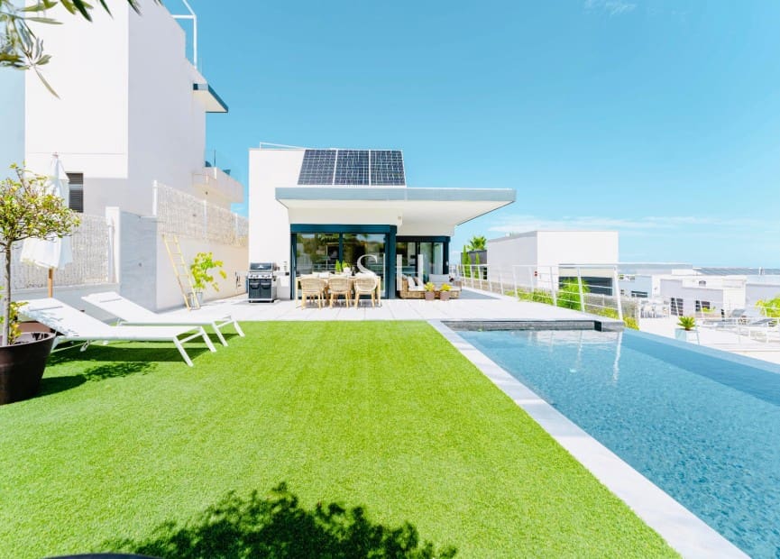 5 bedroom Villa for sale in San Miguel de Salinas with pool garage - € 780,000 (Ref: 9685503)